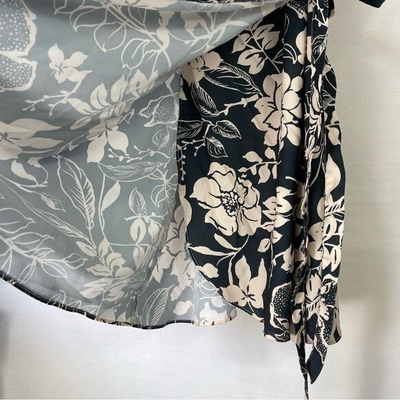 Nwt Cupshe Ariana Wrap Dress Floral Coverup size large - Picture 4 of 15